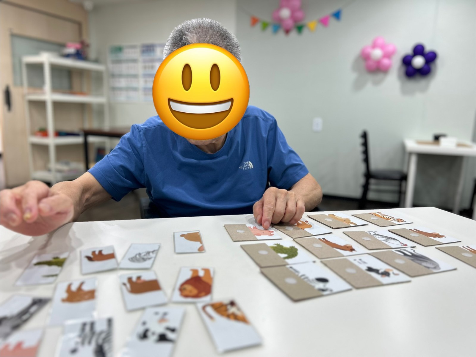 동물그림을 완성하는 활동을 했어요. 동물의 특징을 관찰하며 동물그림카드를 완성했어요.